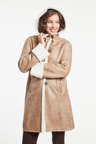 CLASSIC FITTED COAT WITH HOOD in Beige Napa Spanish merino micro shear shearling